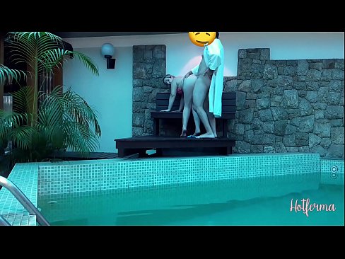 ❤️ Boss invita a cameriera à a piscina, ma ùn pudia resiste à un caldu Porno anale à noi % co.justindianpornx.ru%